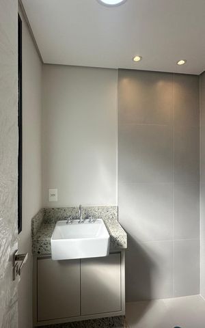 Apartamento à venda com 112m², 2 quartos e 2 vagas Apartamento à venda com 112m², 2 quartos e 2 vagasBanheiro da Suíte 1