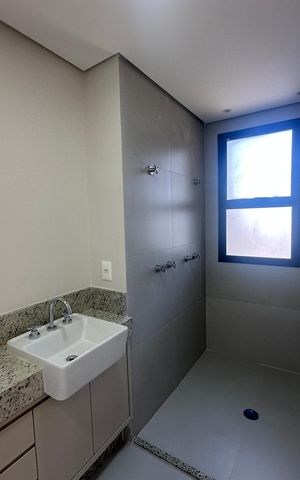 Apartamento à venda com 112m², 2 quartos e 2 vagas Apartamento à venda com 112m², 2 quartos e 2 vagasBanheiro da Suíte 2
