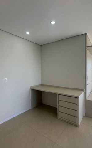Apartamento à venda com 112m², 2 quartos e 2 vagas Apartamento à venda com 112m², 2 quartos e 2 vagasEscritório