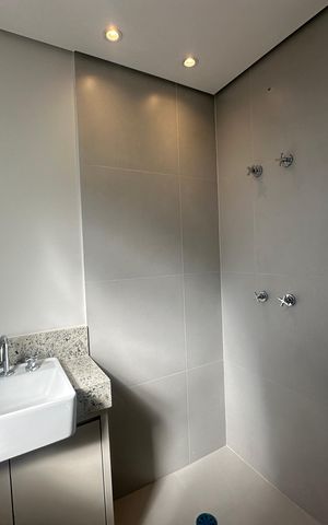 Apartamento à venda com 112m², 2 quartos e 2 vagas Apartamento à venda com 112m², 2 quartos e 2 vagasBanheiro da Suíte 1