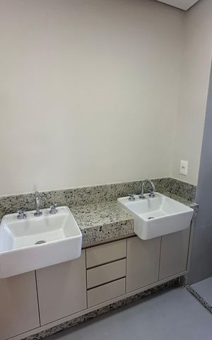 Apartamento à venda com 112m², 2 quartos e 2 vagas Apartamento à venda com 112m², 2 quartos e 2 vagasBanheiro da Suíte 2