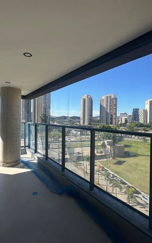 Apartamento à venda com 112m², 2 quartos e 2 vagas Apartamento à venda com 112m², 2 quartos e 2 vagasVaranda da Sala