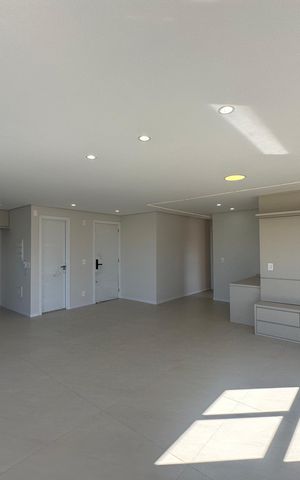 Apartamento à venda com 112m², 2 quartos e 2 vagas Apartamento à venda com 112m², 2 quartos e 2 vagasSala