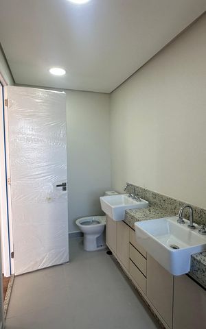 Apartamento à venda com 112m², 2 quartos e 2 vagas Apartamento à venda com 112m², 2 quartos e 2 vagasBanheiro da Suíte 2
