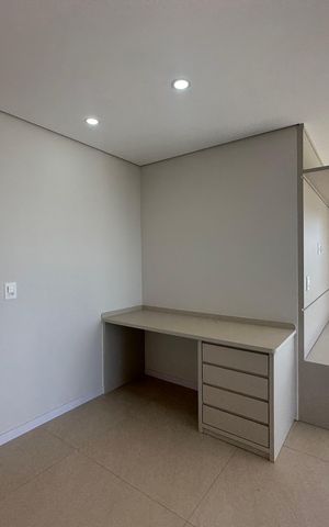 Apartamento à venda com 112m², 2 quartos e 2 vagas Apartamento à venda com 112m², 2 quartos e 2 vagasEscritório