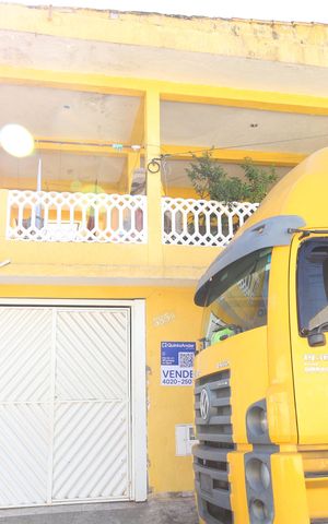 Casa para alugar com 142m², 2 quartos e 3 vagasPlaca grande instalada na fachada do imóvel no dia 30.06.2026 - Código da placa: UKLP-590
