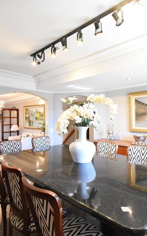 Casa à venda com 397m², 4 quartos e 4 vagasSala