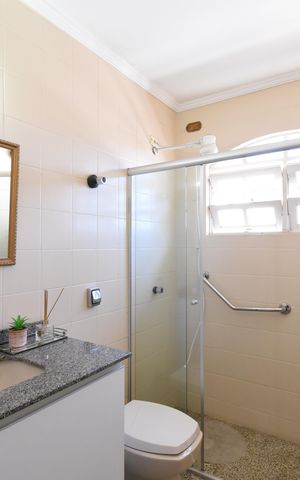 Casa à venda com 397m², 4 quartos e 4 vagasBanheiro da Suíte 2
