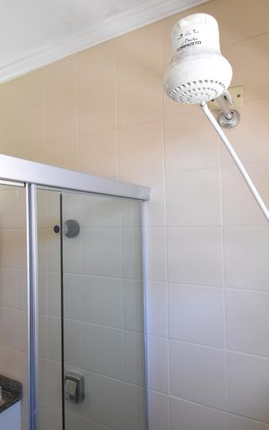 Casa à venda com 397m², 4 quartos e 4 vagasBanheiro da Suíte 2