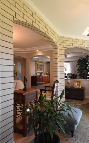 Casa à venda com 397m², 4 quartos e 4 vagasSala