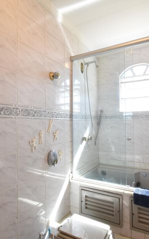 Casa à venda com 397m², 4 quartos e 4 vagasBanheiro da Suíte 3