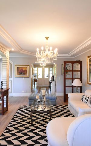 Casa à venda com 397m², 4 quartos e 4 vagasSala
