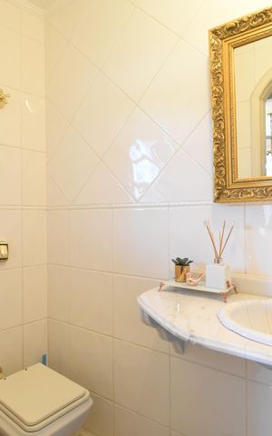 Casa à venda com 397m², 4 quartos e 4 vagasLavabo