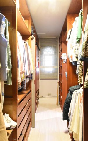 Casa à venda com 397m², 4 quartos e 4 vagasSuíte 1