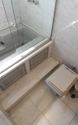 Casa à venda com 397m², 4 quartos e 4 vagasBanheiro da Suíte 4
