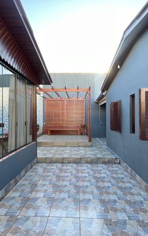 Casa à venda com 118m², 3 quartos e 1 vaga