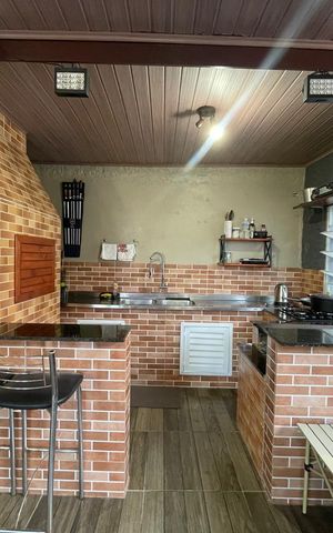 Casa à venda com 118m², 3 quartos e 1 vaga