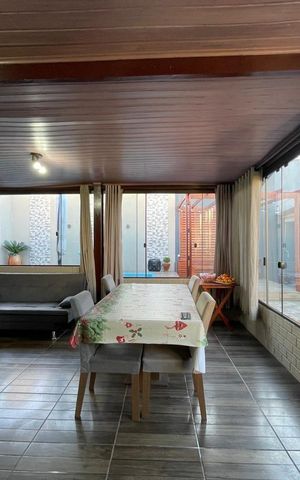Casa à venda com 118m², 3 quartos e 1 vaga