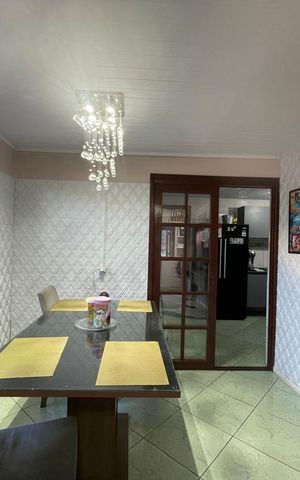 Casa à venda com 118m², 3 quartos e 1 vaga