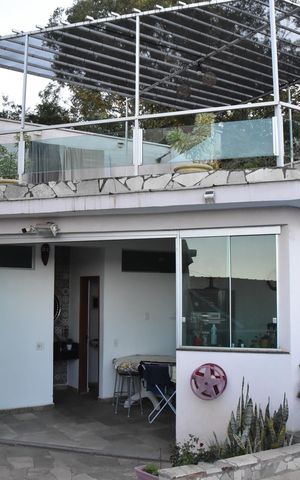 Casa à venda com 324m², 4 quartos e 2 vagasChurrasqueira 