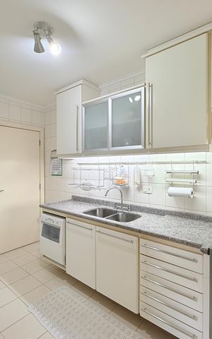 Apartamento para alugar com 120m², 4 quartos e 3 vagas Apartamento para alugar com 120m², 4 quartos e 3 vagasCozinha
