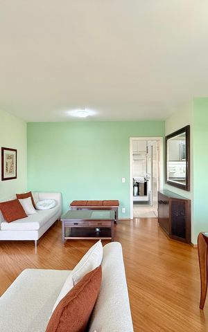 Apartamento para alugar com 120m², 4 quartos e 3 vagas Apartamento para alugar com 120m², 4 quartos e 3 vagasSala