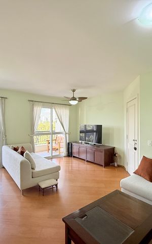 Apartamento para alugar com 120m², 4 quartos e 3 vagas Apartamento para alugar com 120m², 4 quartos e 3 vagasSala
