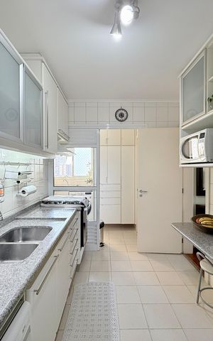 Apartamento para alugar com 120m², 4 quartos e 3 vagas Apartamento para alugar com 120m², 4 quartos e 3 vagasCozinha