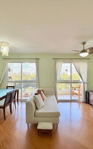 Apartamento para alugar com 120m², 4 quartos e 3 vagas Apartamento para alugar com 120m², 4 quartos e 3 vagasSala