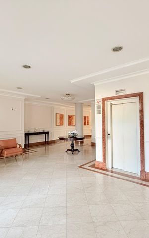 Apartamento para alugar com 120m², 4 quartos e 3 vagas Apartamento para alugar com 120m², 4 quartos e 3 vagasHall Social Bloco