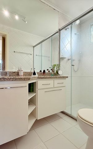 Apartamento para alugar com 120m², 4 quartos e 3 vagas Apartamento para alugar com 120m², 4 quartos e 3 vagasBanheiro Suíte 2