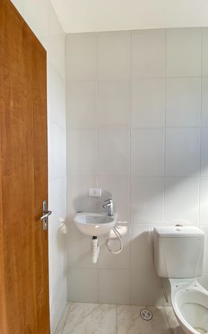Casa de condomínio para alugar com 70m², 2 quartos e 1 vaga Casa de condomínio para alugar com 70m², 2 quartos e 1 vagaBanheiro da Suíte 1