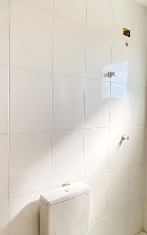 Casa de condomínio para alugar com 70m², 2 quartos e 1 vaga Casa de condomínio para alugar com 70m², 2 quartos e 1 vagaBanheiro da Suíte 1