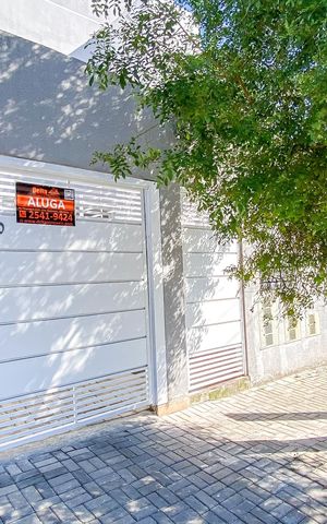 Casa de condomínio para alugar com 70m², 2 quartos e 1 vaga Casa de condomínio para alugar com 70m², 2 quartos e 1 vagaFachada