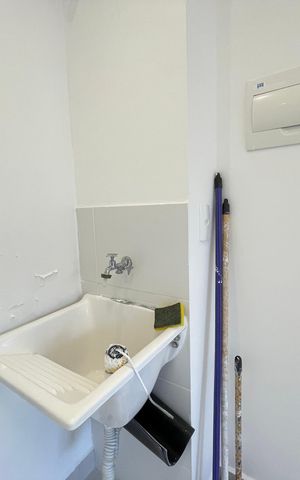 Apartamento para alugar com 32m², 2 quartos e sem vaga Apartamento para alugar com 32m², 2 quartos e sem vagaCozinha e Área de Serviço