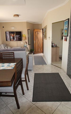 Casa para alugar com 200m², 3 quartos e 2 vagasSala