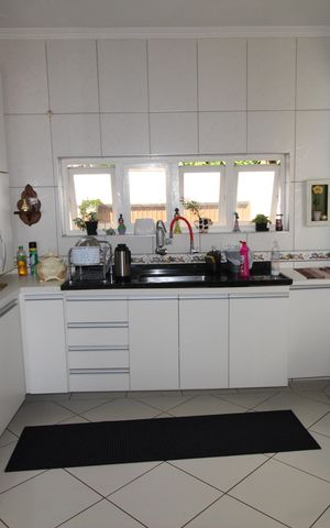 Casa para alugar com 200m², 3 quartos e 2 vagasCozinha