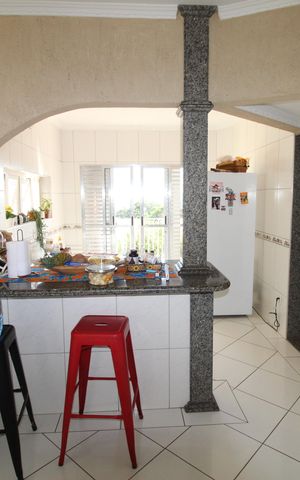 Casa para alugar com 200m², 3 quartos e 2 vagasCozinha