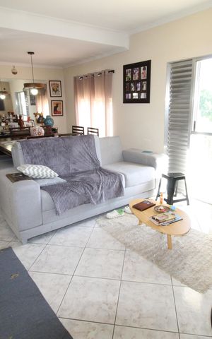Casa para alugar com 200m², 3 quartos e 2 vagasSala