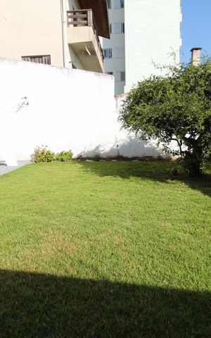 Casa para alugar com 200m², 3 quartos e 2 vagasQuintal