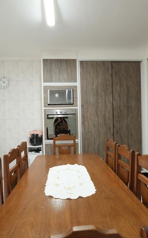 Casa à venda com 275m², 4 quartos e 4 vagasCozinha