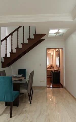 Casa à venda com 275m², 4 quartos e 4 vagasSala