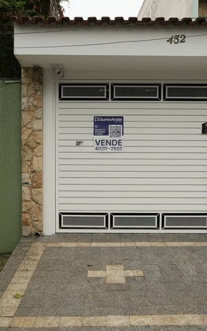 Casa à venda com 275m², 4 quartos e 4 vagasFachada