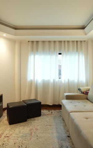 Casa à venda com 275m², 4 quartos e 4 vagasSala