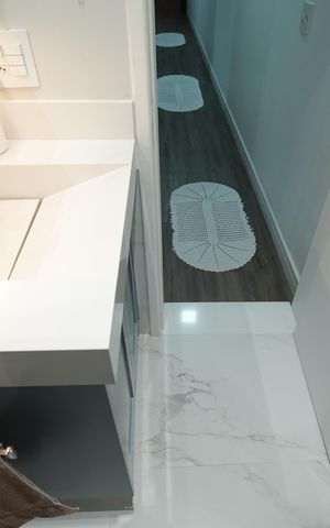 Casa à venda com 275m², 4 quartos e 4 vagasBanheiro Social