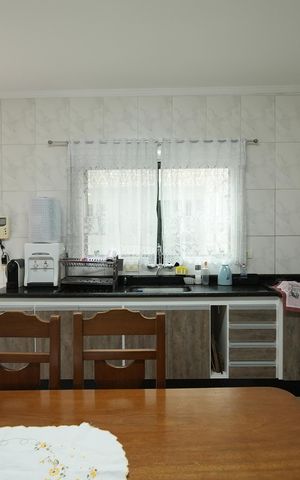 Casa à venda com 275m², 4 quartos e 4 vagasCozinha