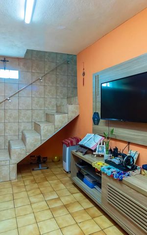 Casa à venda com 140m², 5 quartos e 2 vagasEdícula - Sala