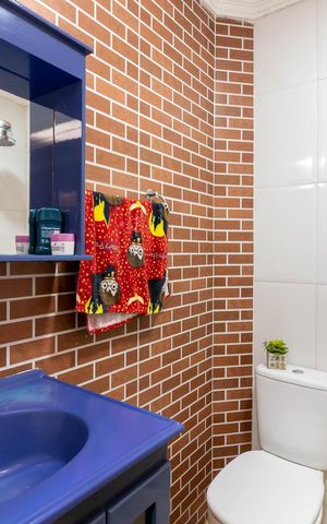Casa à venda com 140m², 5 quartos e 2 vagasBanheiro