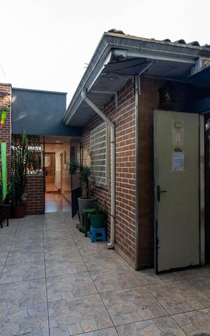 Casa à venda com 140m², 5 quartos e 2 vagasGaragem
