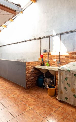 Casa à venda com 140m², 5 quartos e 2 vagasÁrea de Serviço